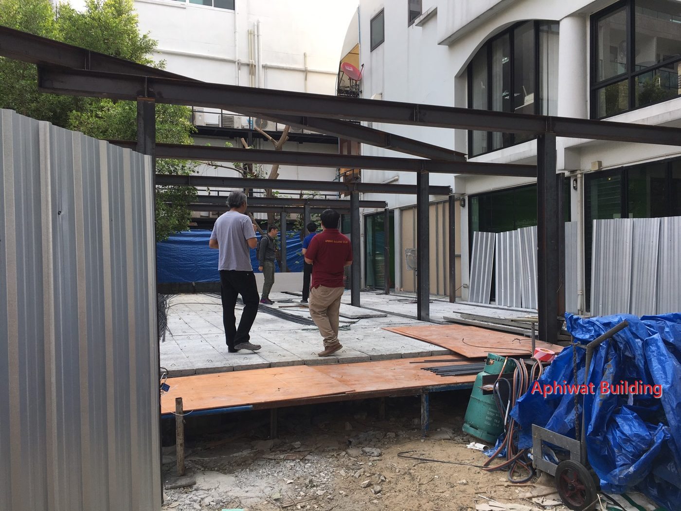 โครงสร้างหลังคาเหล็กอาคารสำนักงาน M Space ซอยทาวน์อินทาวน์